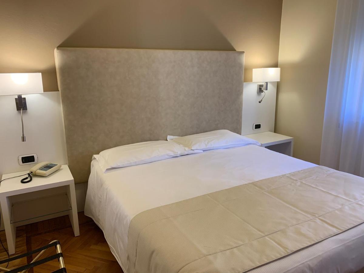 Hotel Bellavista Menaggio Bagian luar foto
